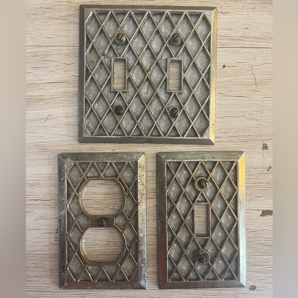 Vintage Diamond Pearl Lattice Light Switch Plate Covers, set of 3